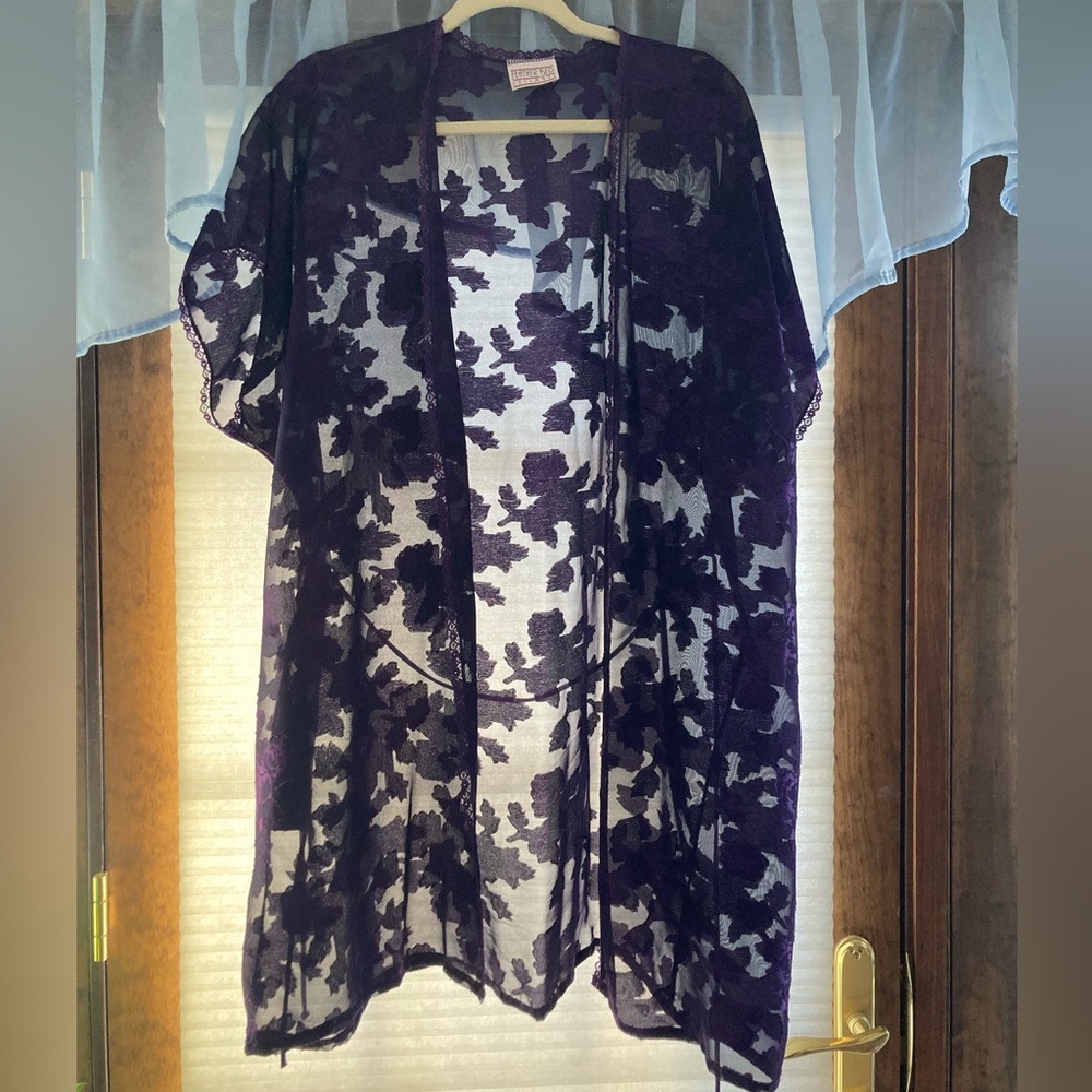Women’s Sheer Vintage Robe